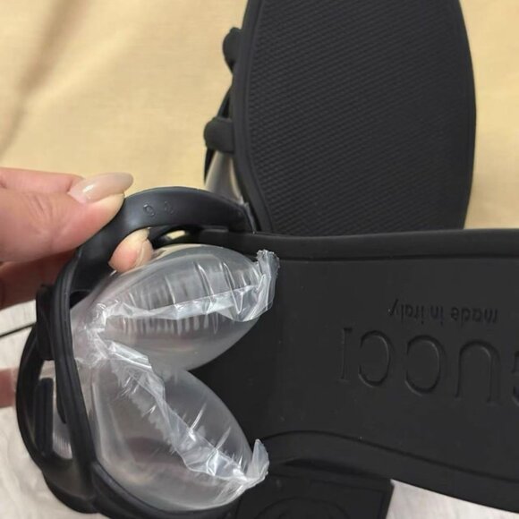 GUCCI 2025 New Arrival Beach Slides - Picture 3 of 3